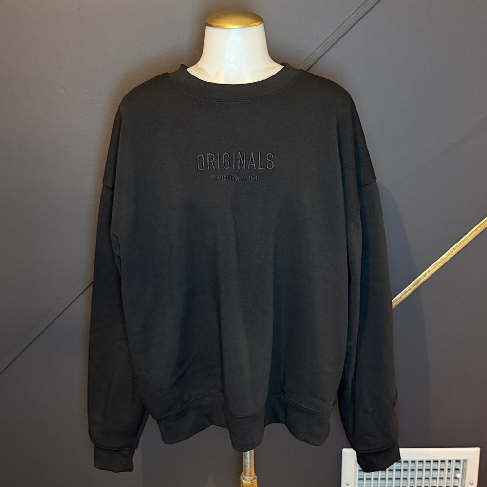 Men’s Originals Tonal Embroidered Fleece Crew Neck Sweatshirt